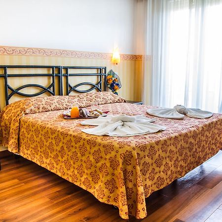 Hotel Consul - Family Hotel Riccione Phòng bức ảnh