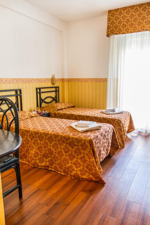 Hotel Consul - Family Hotel Riccione Phòng bức ảnh